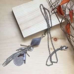 Long Express statement necklace